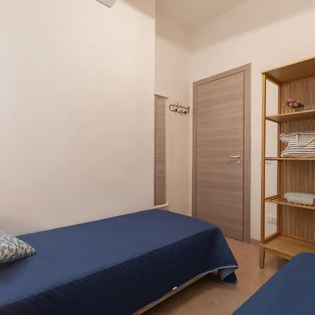 La Loggetta A Pochi Metri Dalla Di